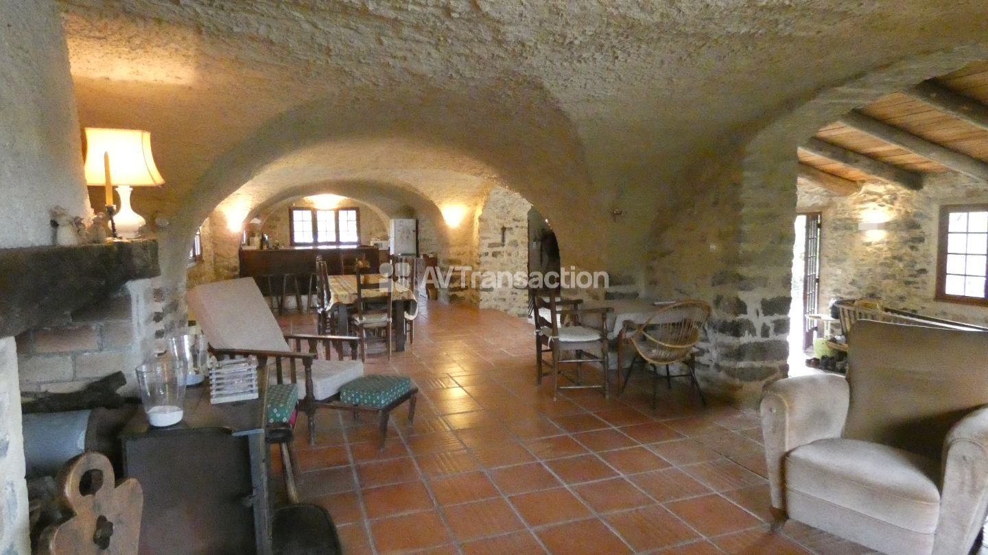 Maison de caractère à vendre  - 6 pièce(s) - 300m2 - Cazalet (30170)