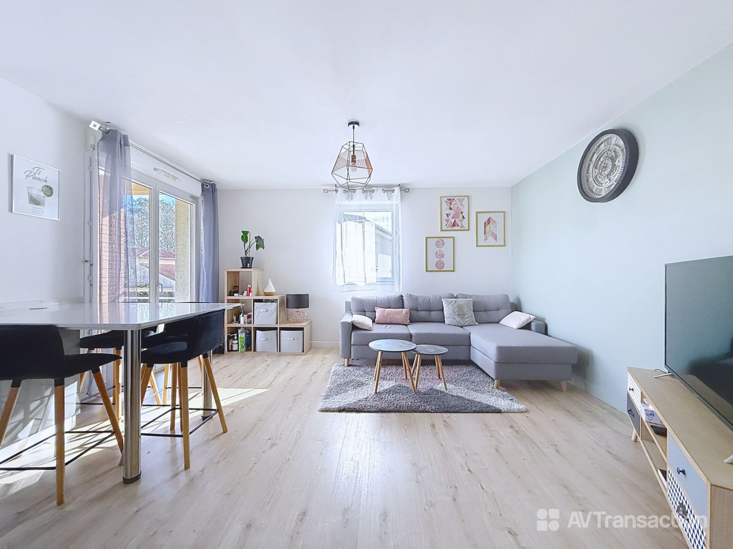 Très bel appartement T3 rénové avec balcon et parking