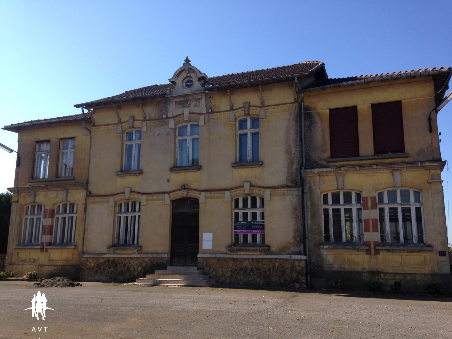 Immeuble à rénover à vendre  - 460m2 - Moineville (54580)