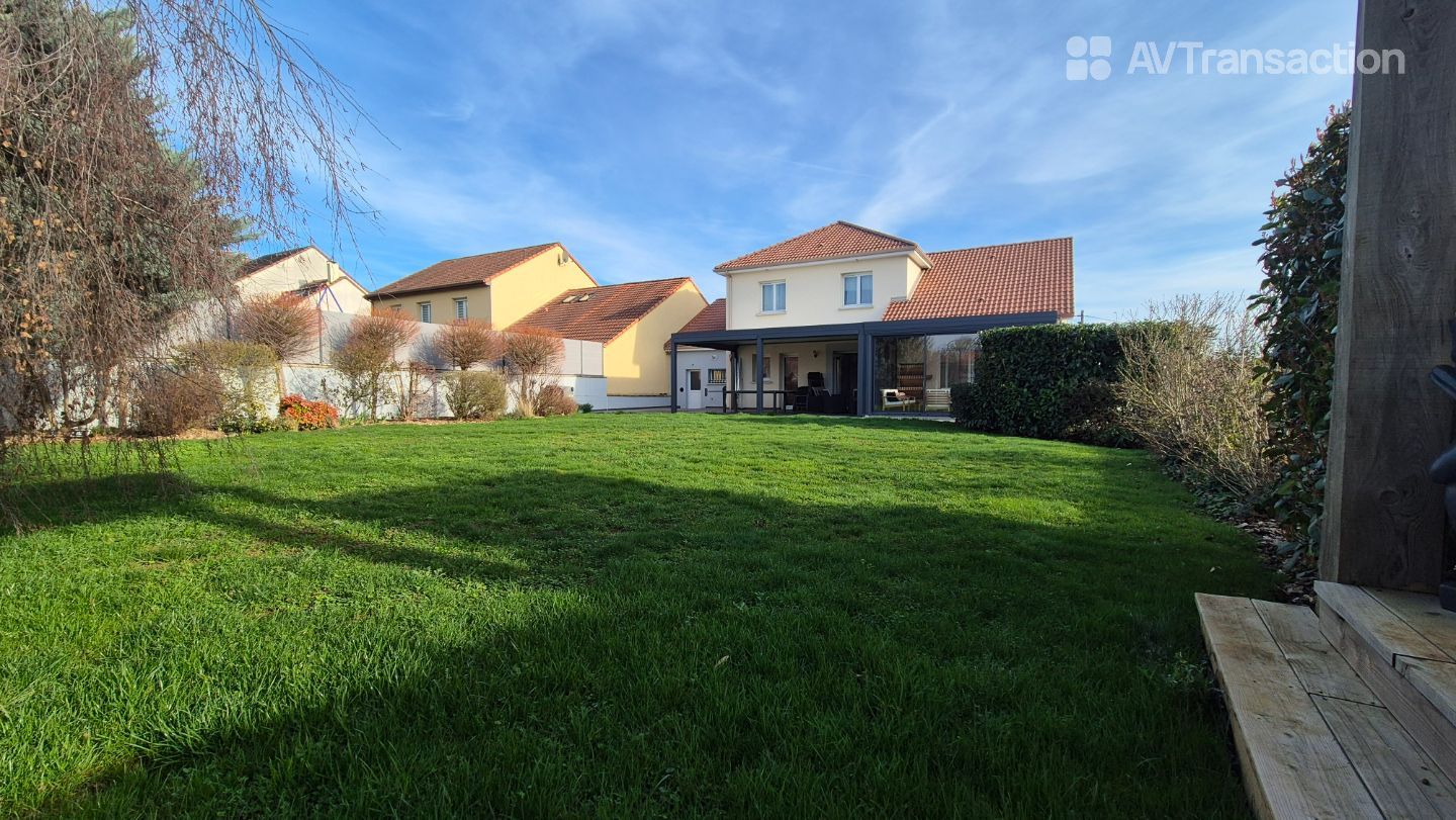 Maison à vendre  - 6 pièce(s) - 212m2 - Bouxières-aux-dames (54136)