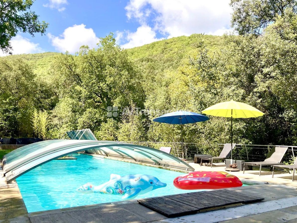 Propriété à vendre  - 358.84m2 - Cros (30170)