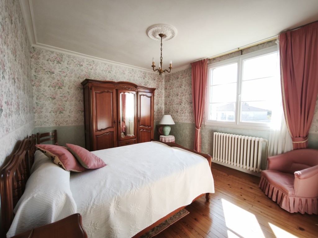 Maison à vendre  - 4 pièce(s) - 102m2 - Pons (17800)