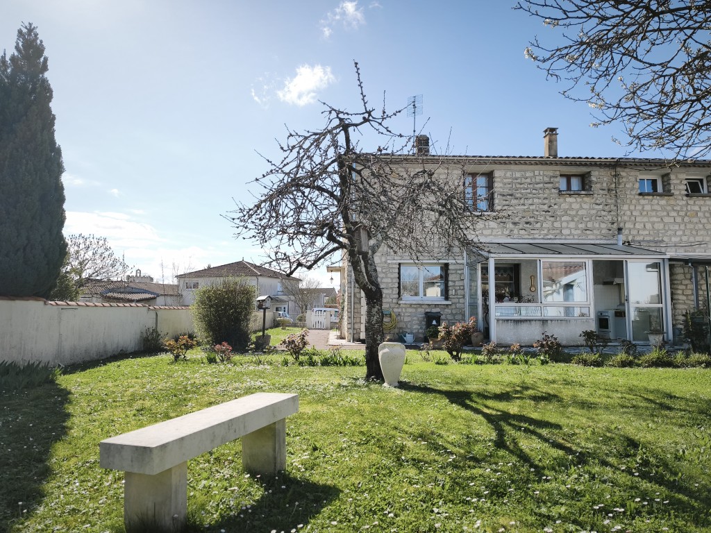 Maison à vendre  - 4 pièce(s) - 102m2 - Pons (17800)