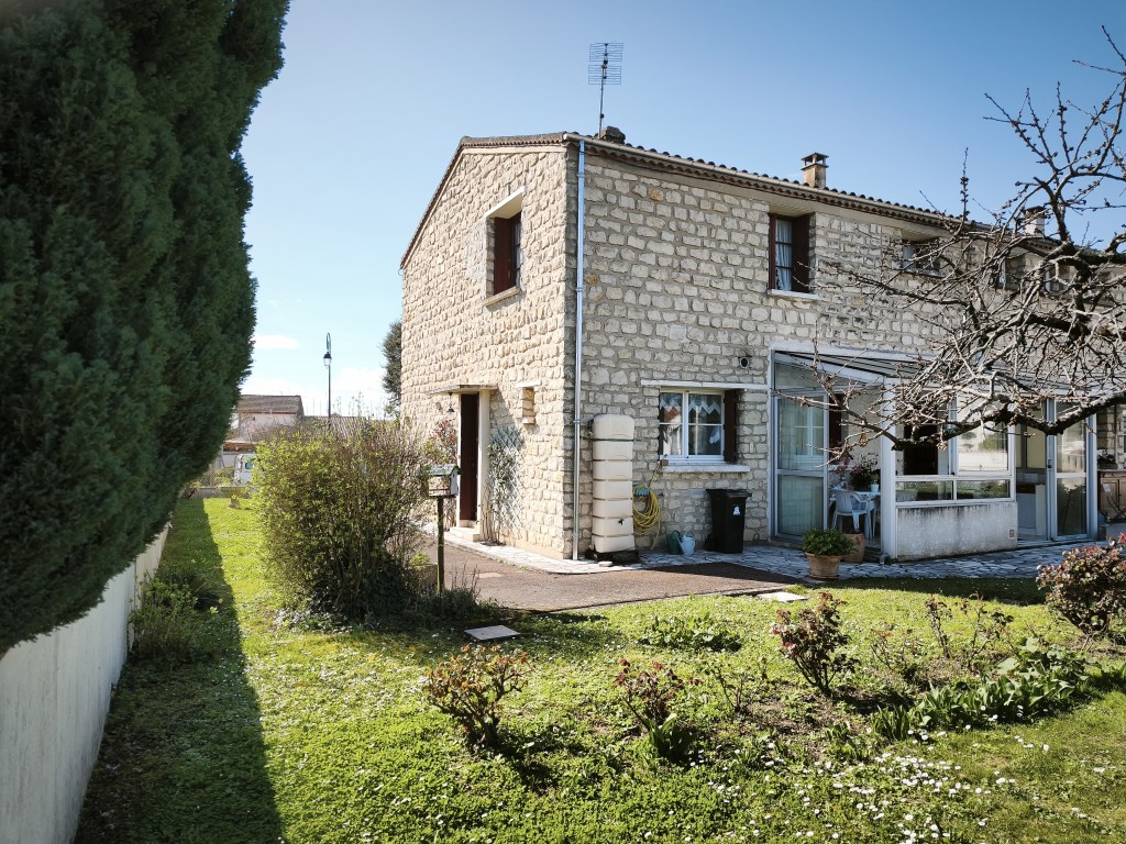 Maison à vendre  - 4 pièce(s) - 102m2 - Pons (17800)