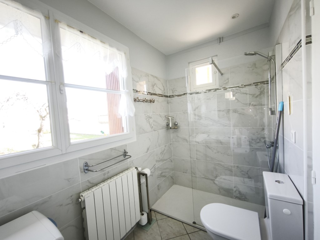 Maison à vendre  - 4 pièce(s) - 102m2 - Pons (17800)