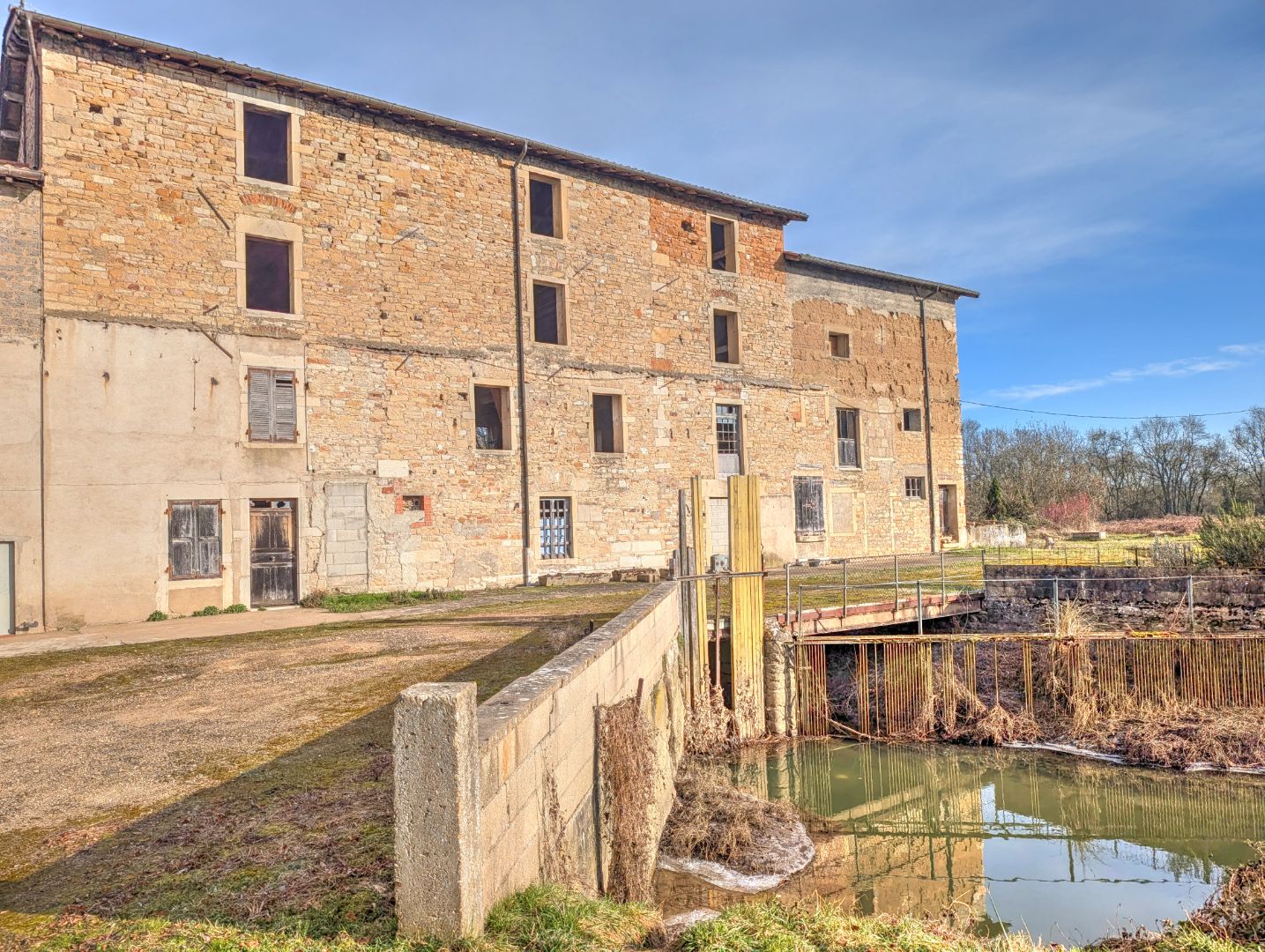 Maison  127 m2  sur 8,5 ha pour Logements