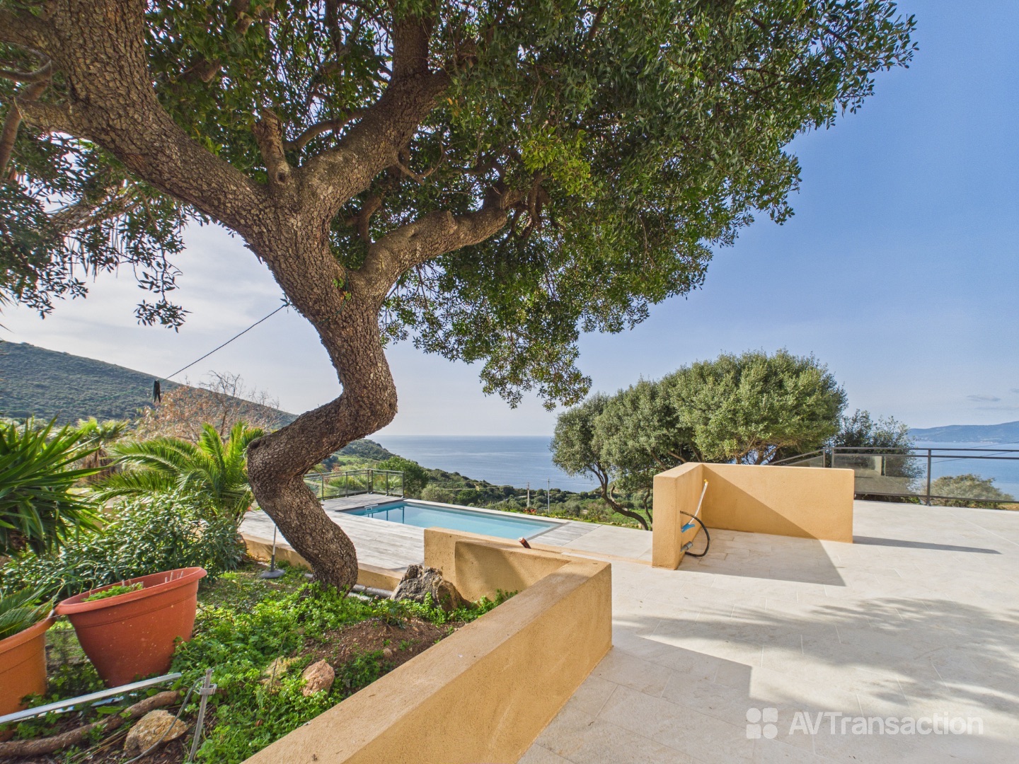 Maison à vendre  - 6 pièce(s) - 202m2 - Résidences Du Golfe De Lava (20167)