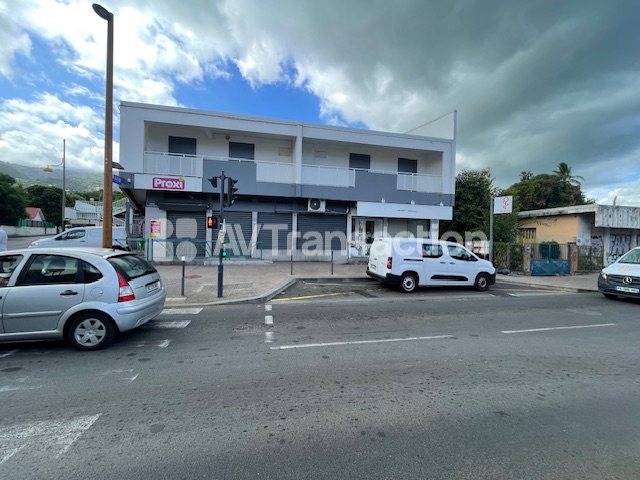 IMMEUBLE A FORT POTENTIEL A ETANG SALE LES HAUTS