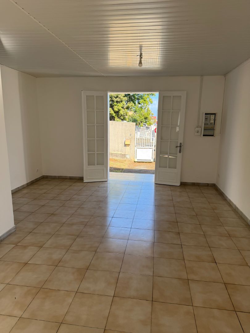 Maison à louer  - 4 pièce(s) - 95m2 - Mont-vert Les Bas (97410)