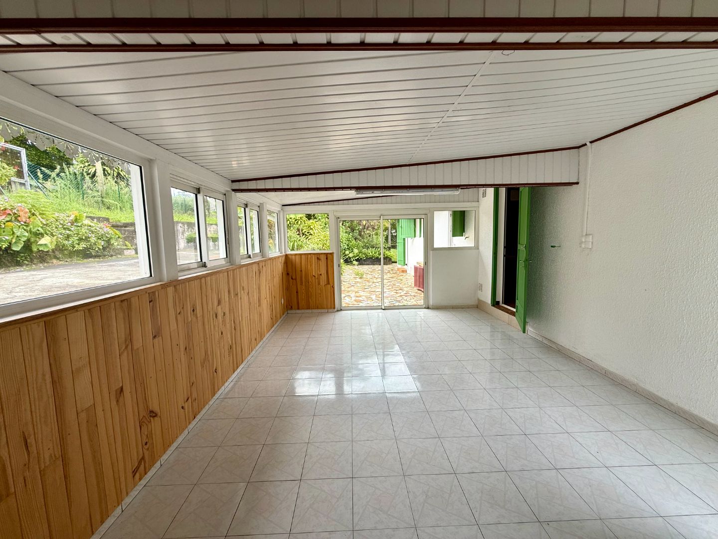 Maison à louer  - 5 pièce(s) - 150m2 - Petite-île (97429)