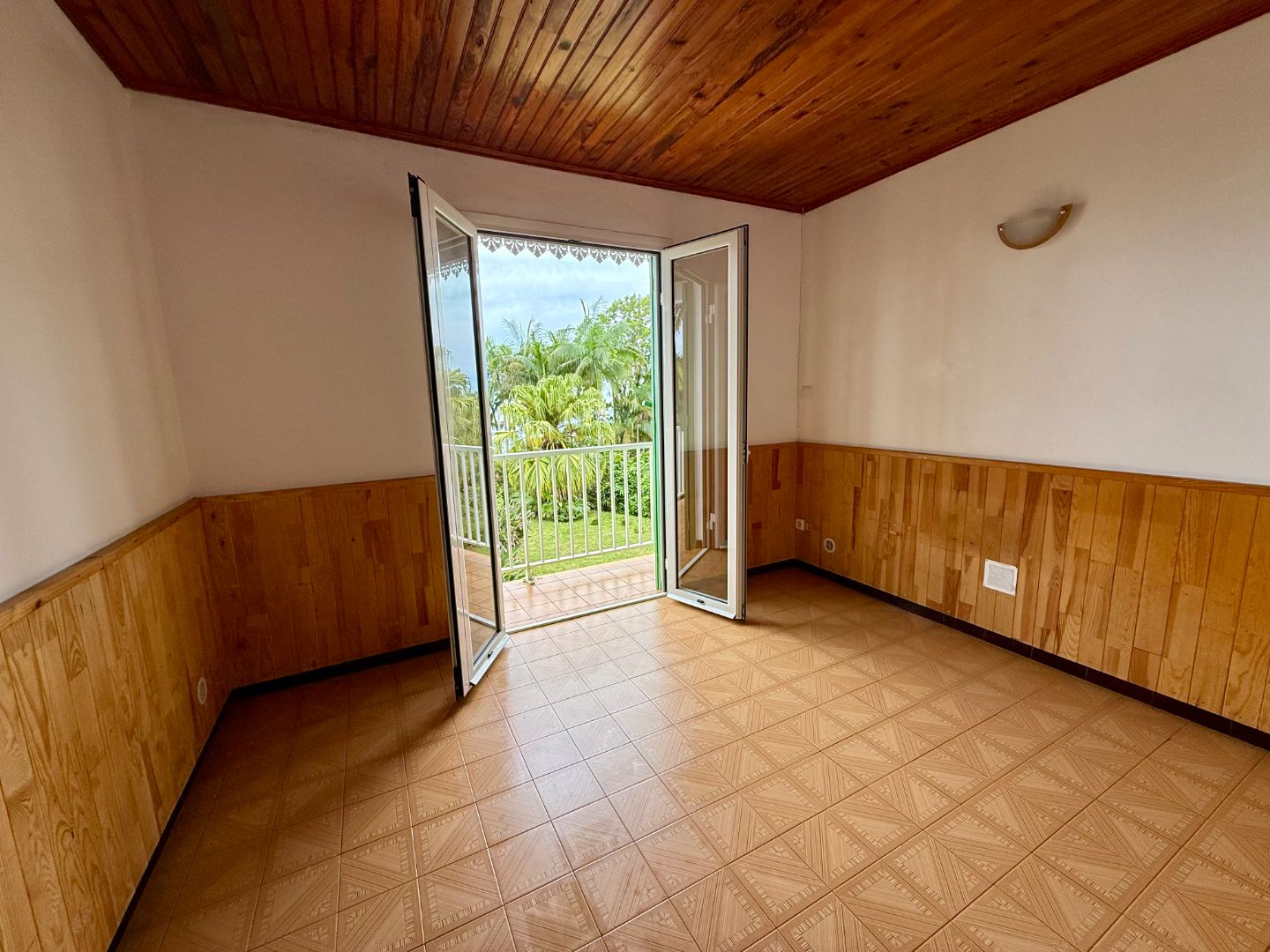 Maison à louer  - 5 pièce(s) - 150m2 - Petite-île (97429)