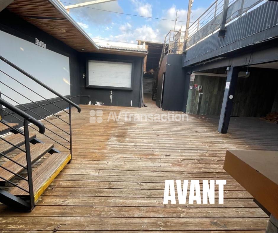 LOCAL COMMERCIAL A ROCHES NOIRES