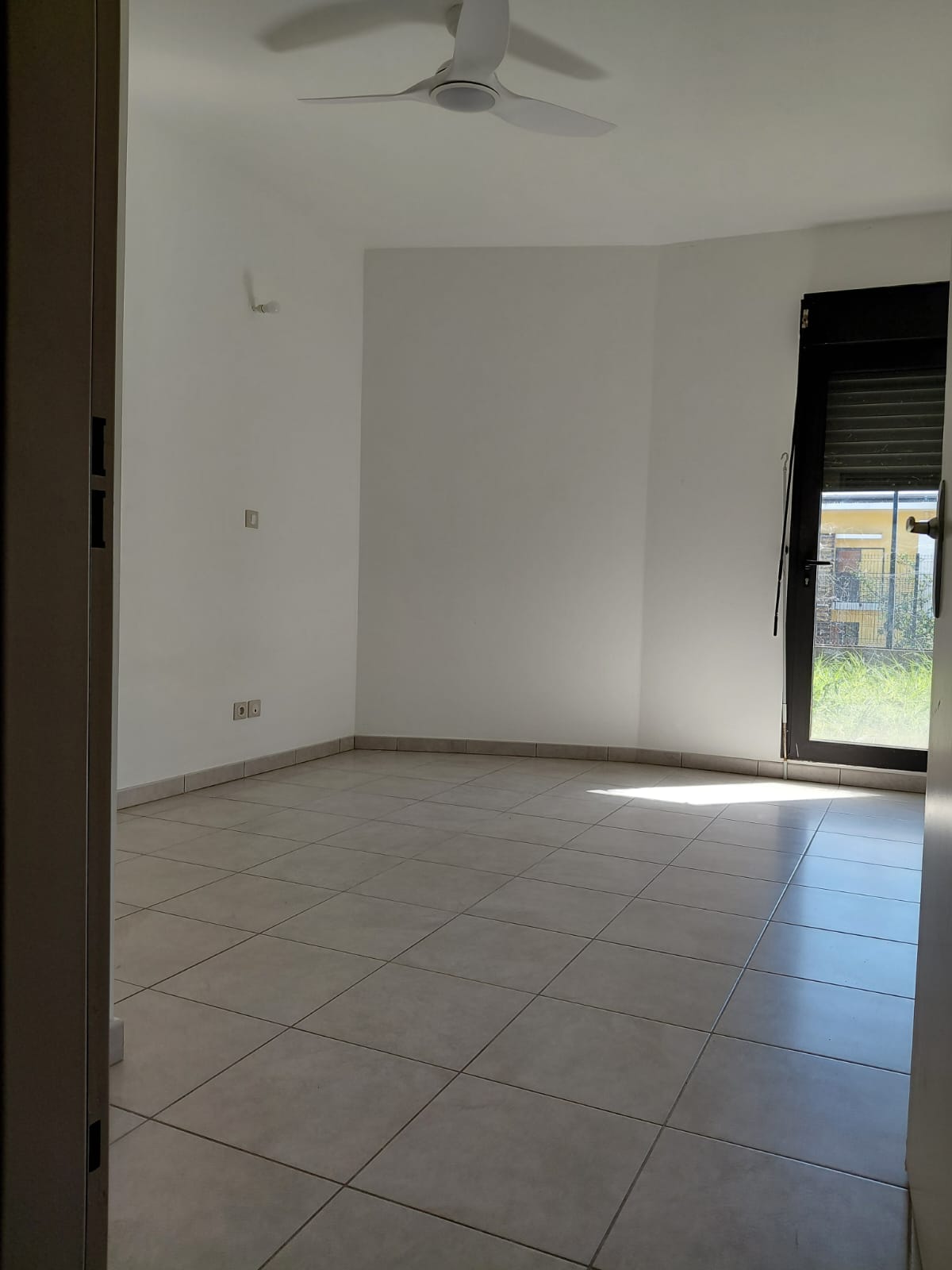 Appartement ancien à louer  - 2 pièce(s) - 63.6m2 - Sainte-marie (97438)