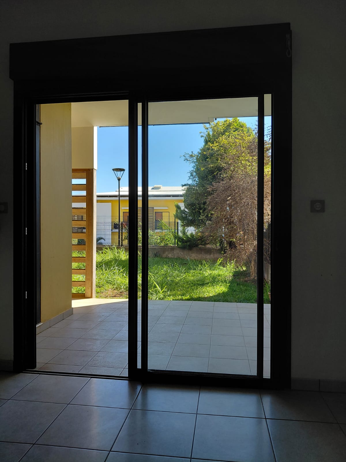 Appartement ancien à louer  - 2 pièce(s) - 63.6m2 - Sainte-marie (97438)