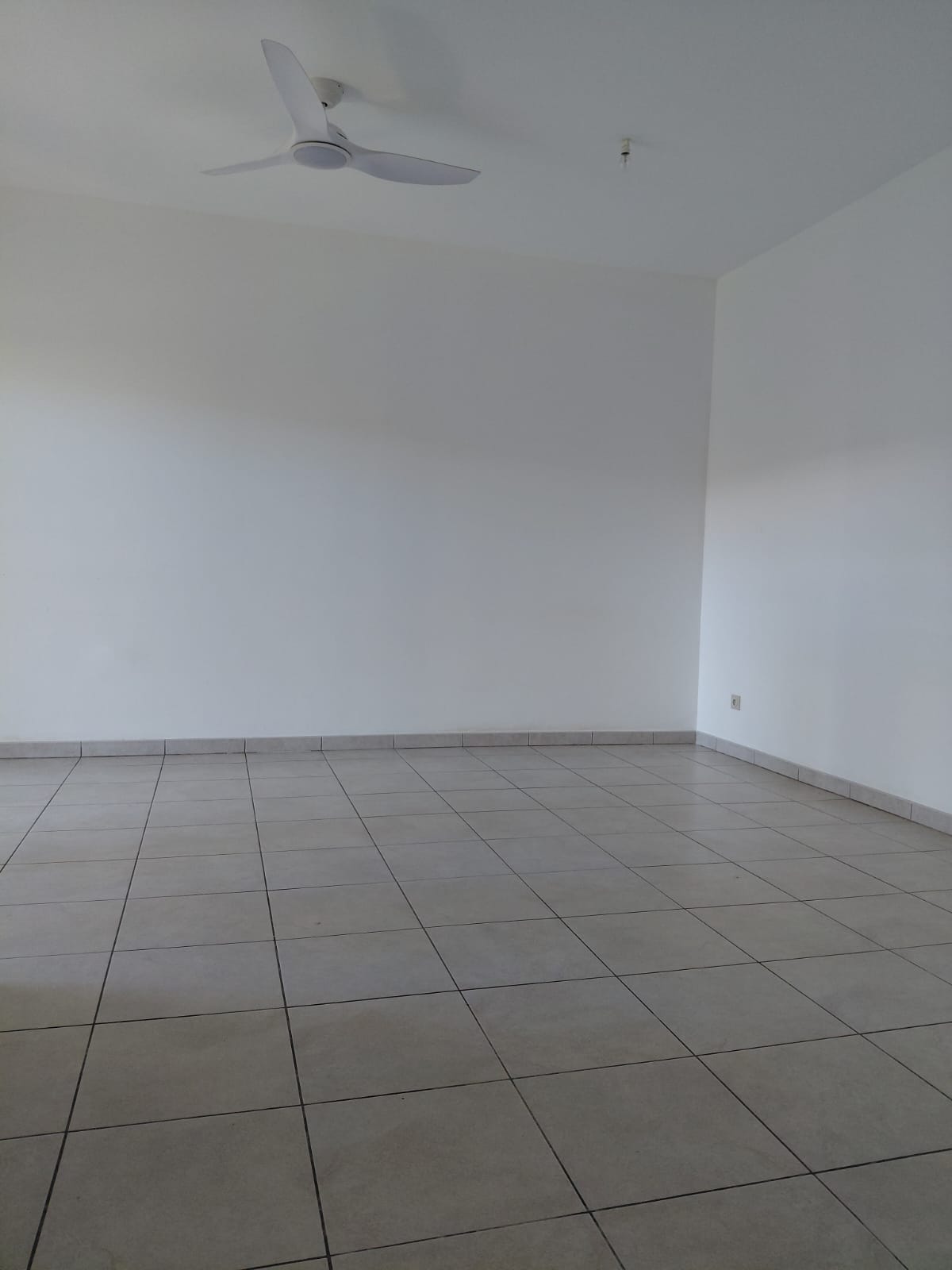 Appartement ancien à louer  - 2 pièce(s) - 63.6m2 - Sainte-marie (97438)
