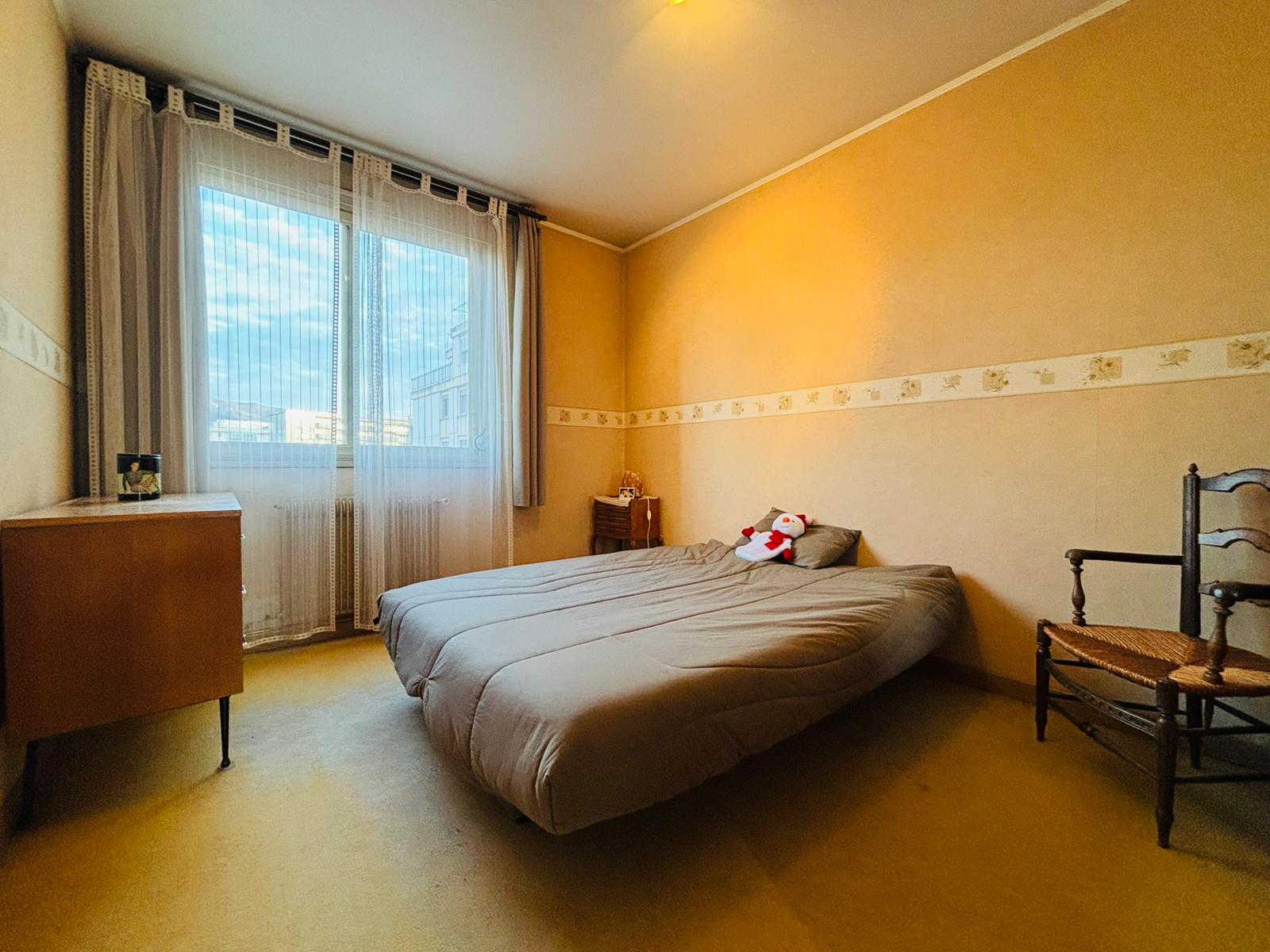 Appartement à rénover à vendre  - 4 pièce(s) - 83m2 - Annemasse (74100)