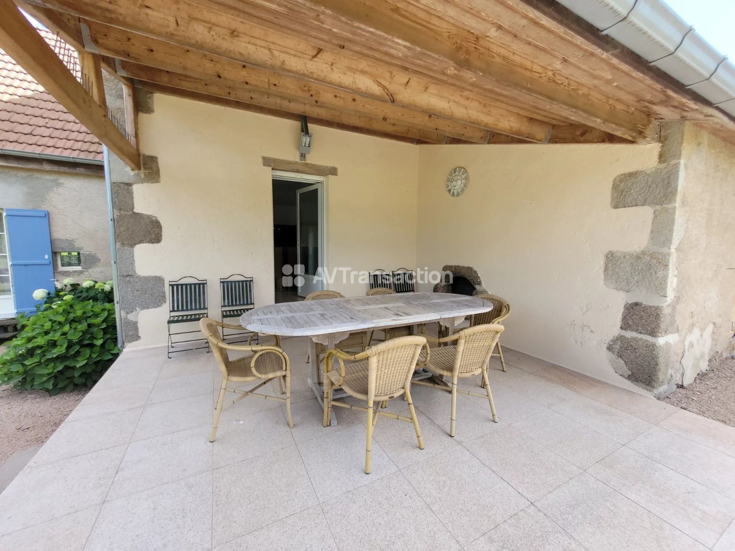 Allier : Propriété avec 2 Gîtes et 3761 m2 de terrain