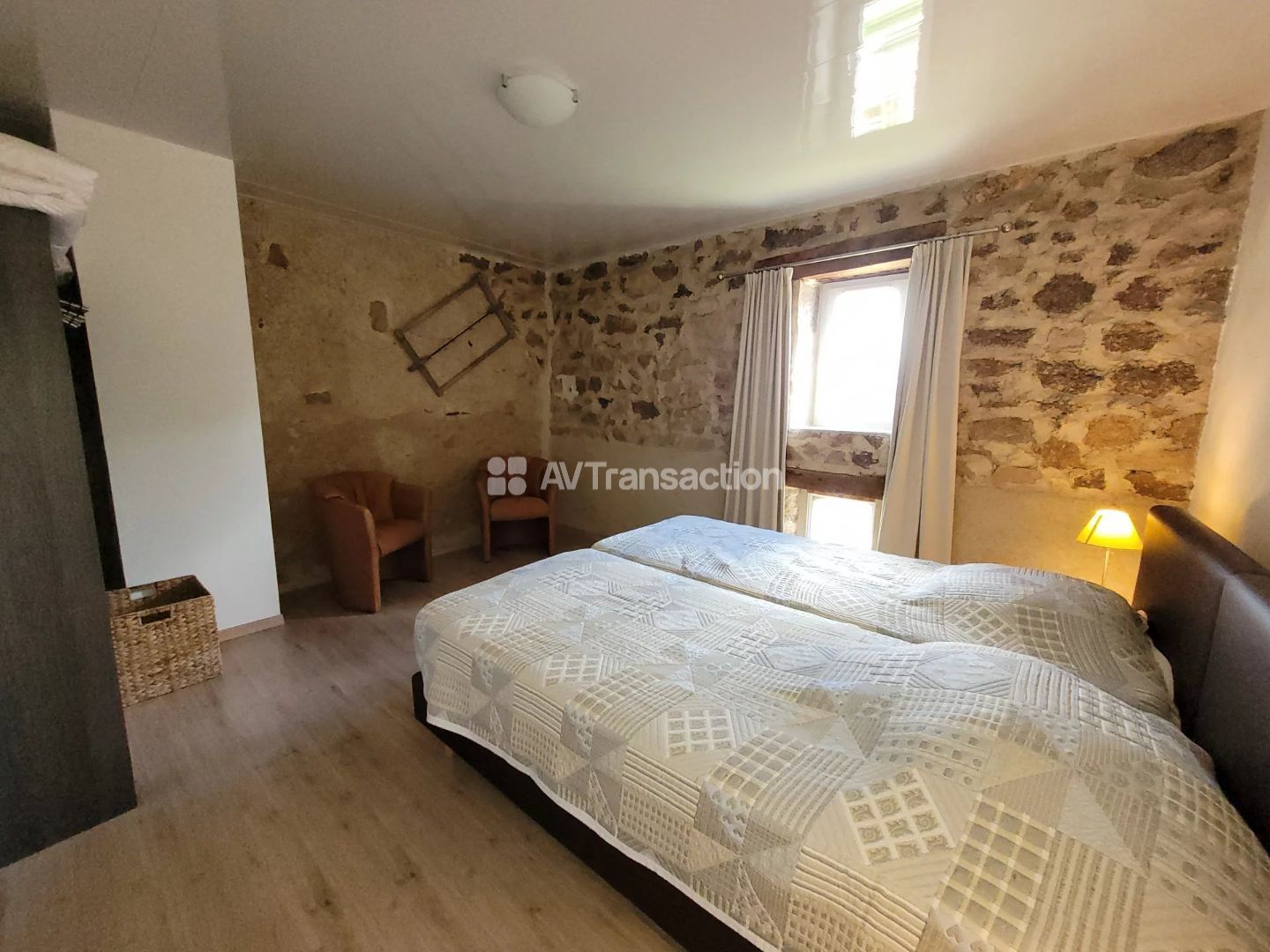 Allier : Propriété avec 2 Gîtes et 3761 m2 de terrain