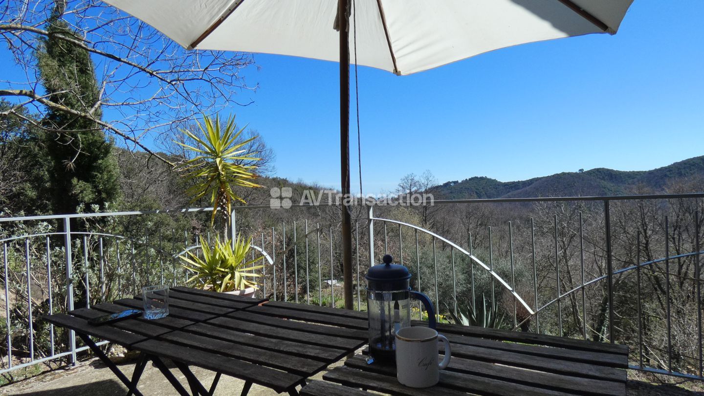 Propriété à vendre  - 7 pièce(s) - 147m2 - Sainte Croix De Caderle (30460)