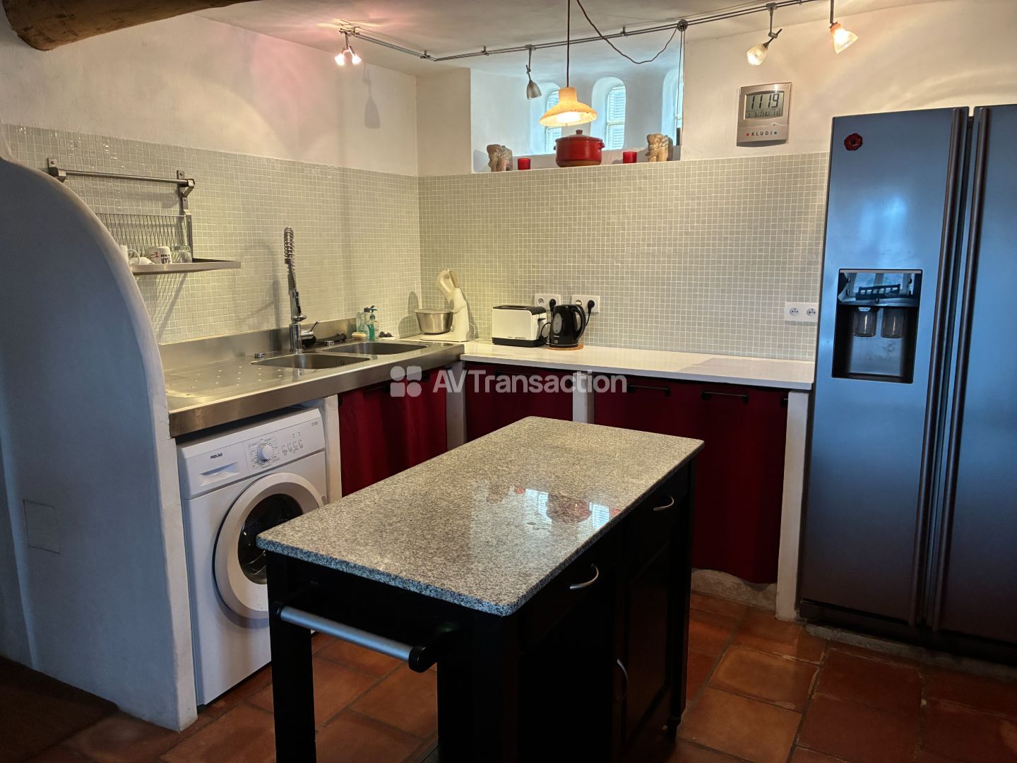 Mas en pierres + source + 2,5 hectares de nature