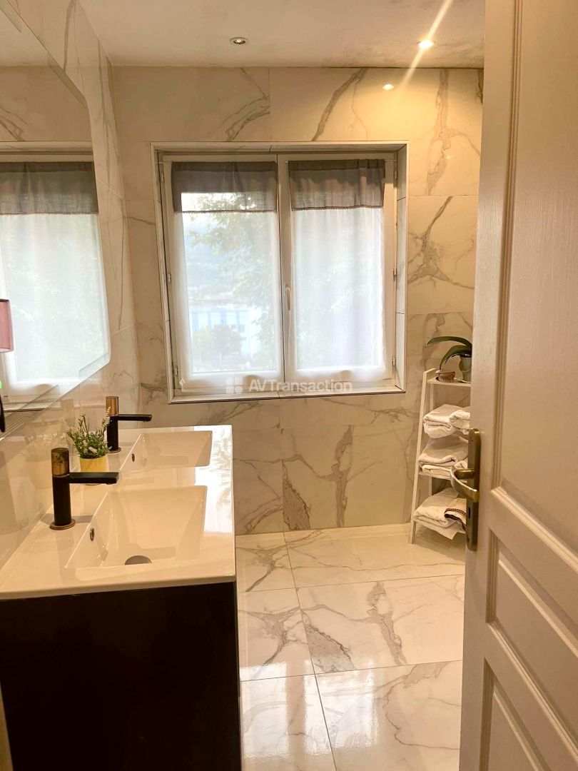 Maison individuelle à vendre  - 10 pièce(s) - 190m2 - Chambéry (73000)