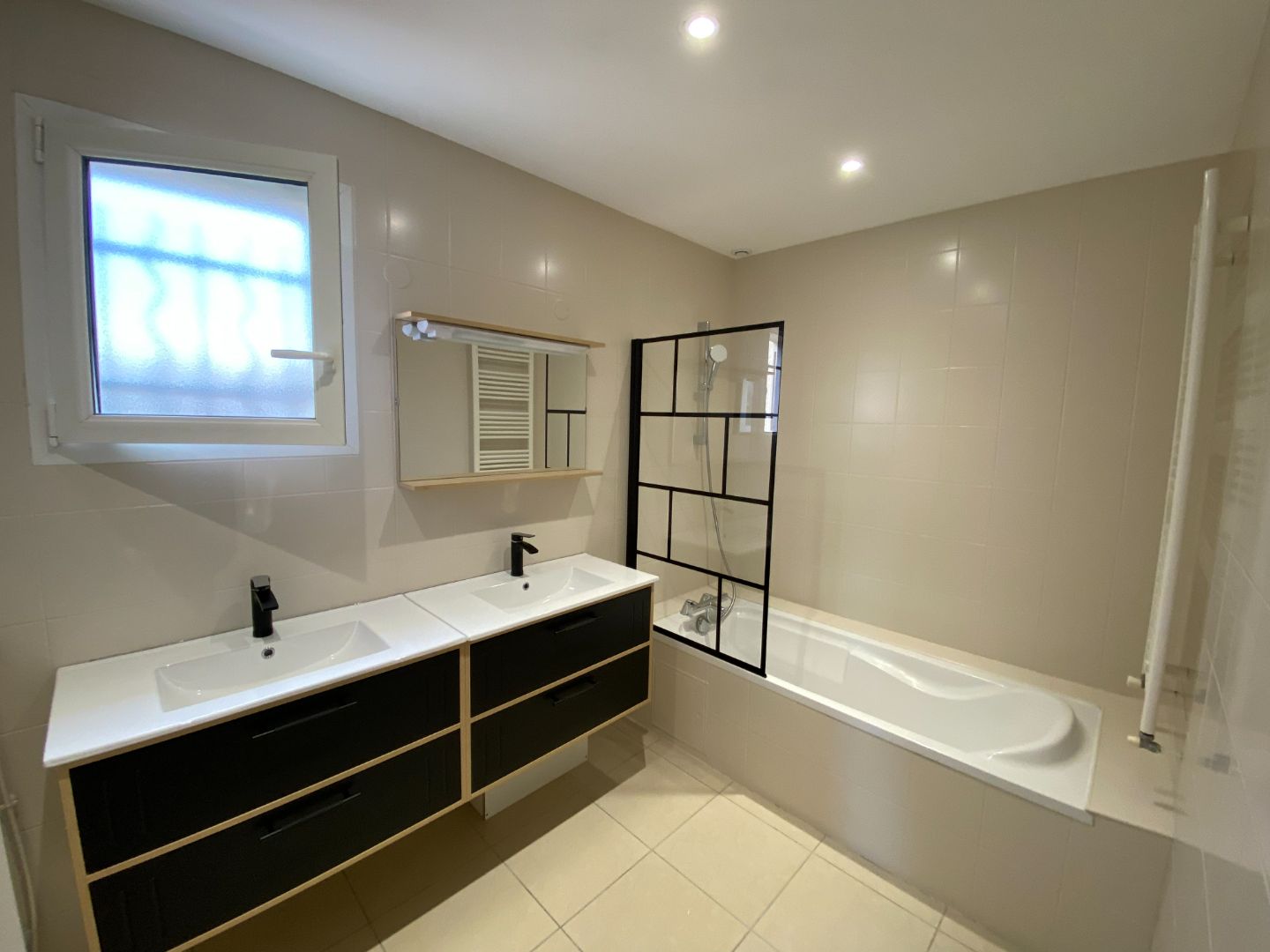 Maison à vendre  - 4 pièce(s) - 105m2 - Genas (69740)