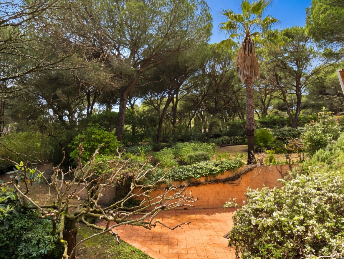 Maison à vendre  - 5 pièce(s) - 195m2 - Roquebrune-sur-argens (83520)