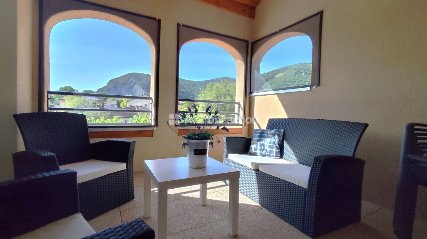 Villa avec piscine, 5 chambres, panneaux photovoltaiques