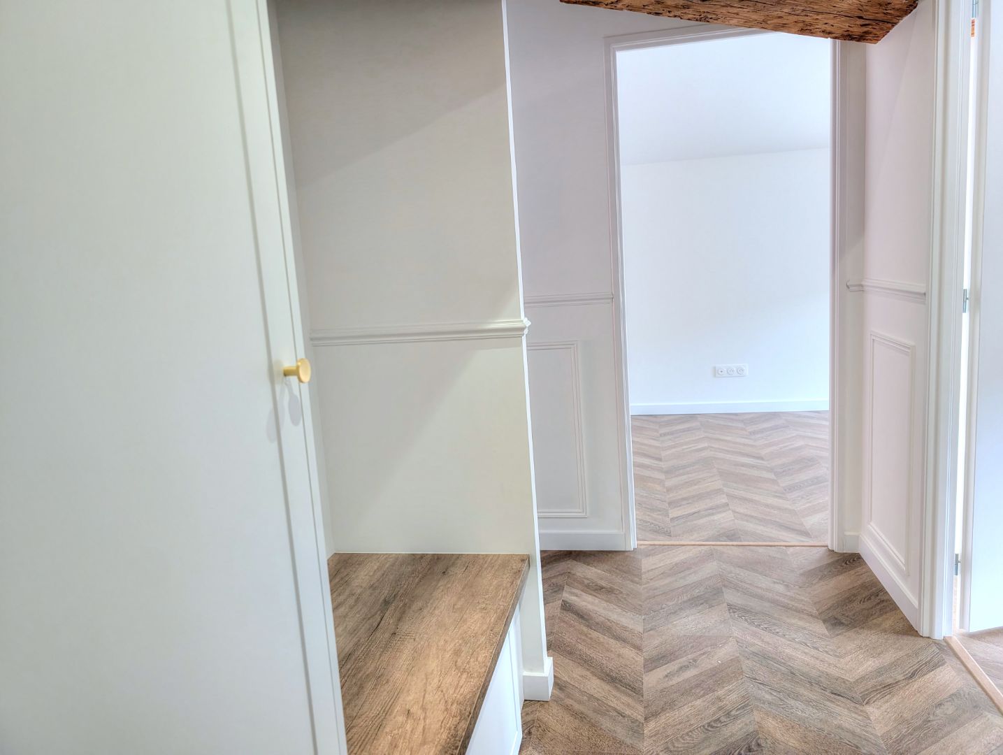 Appartement de  70 m2 , 2 chambres , dressing