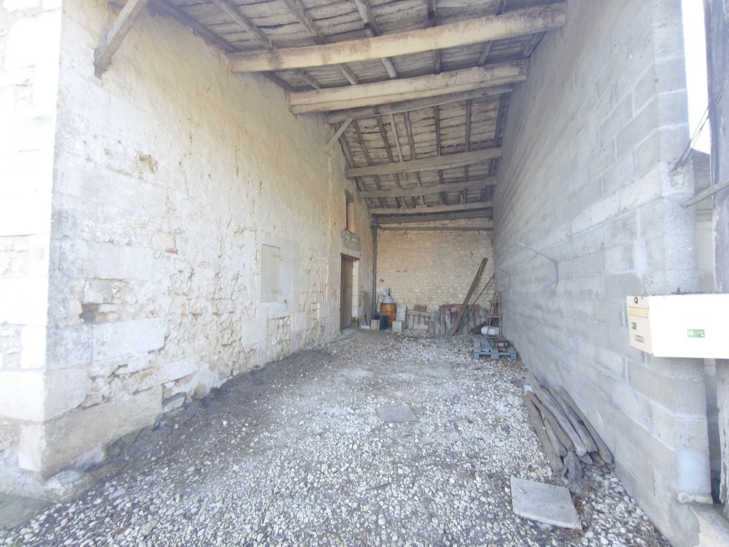 Charmante maison en pierre à 2 km du centre de Pons