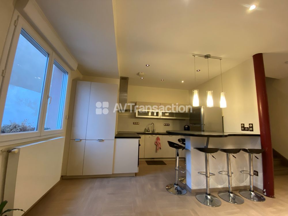 MAISON  centre ville de 145 M² avec patio et terrasse 