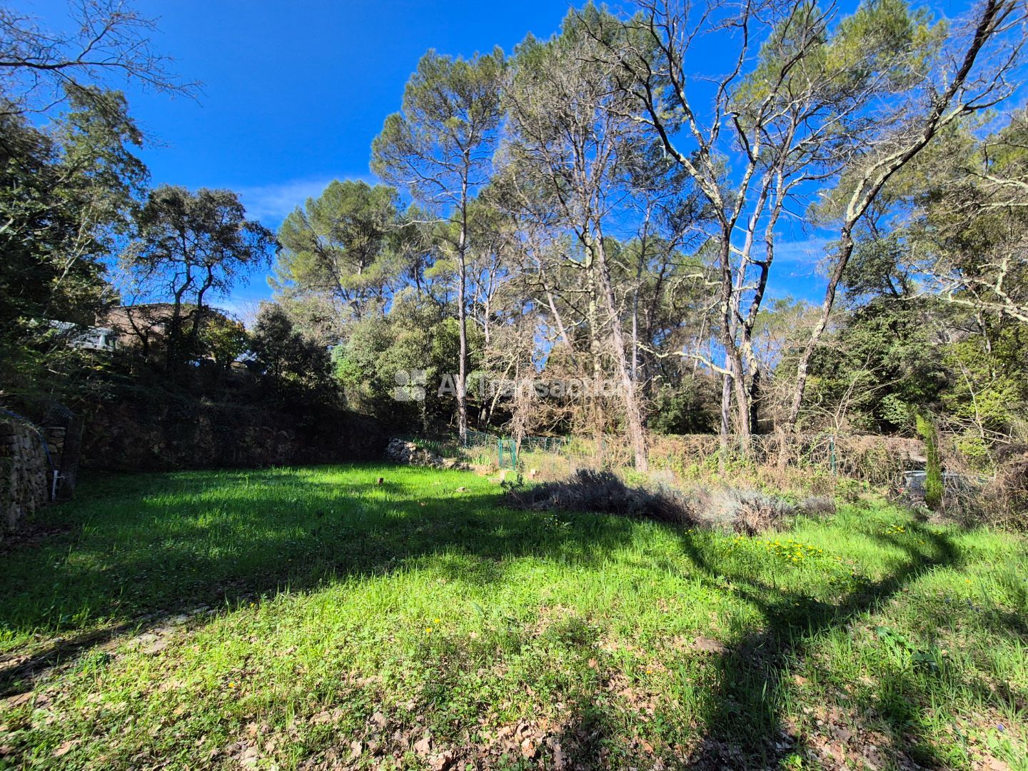 Terrain constructible à vendre  - 1000m2 - Lorgues (83510)