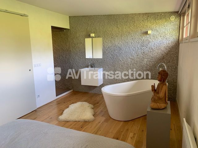 Corrèze : Ancienne école de 152 m² rénovée en loft et maison 