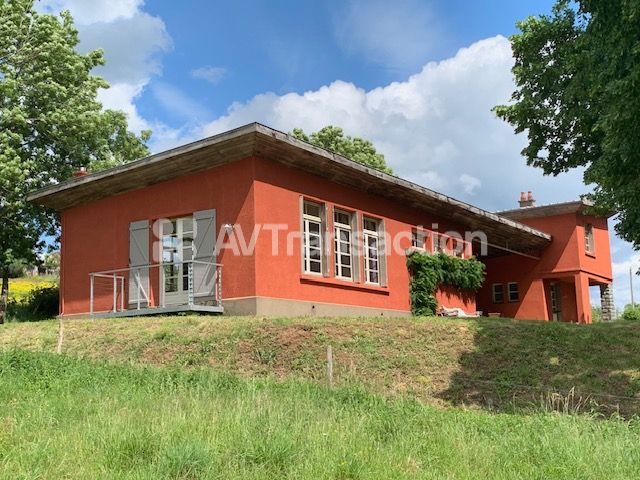 Corrèze : Ancienne école de 152 m² rénovée en loft et maison 
