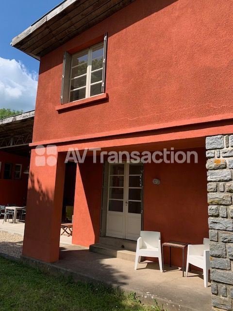 Corrèze : Ancienne école de 152 m² rénovée en loft et maison 