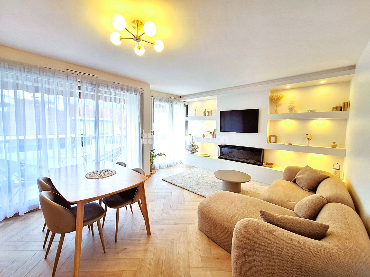 TRES BEAU T2 DE 55M²- Rénové– Balcon- Cave- Garage– Gratte-Ciel