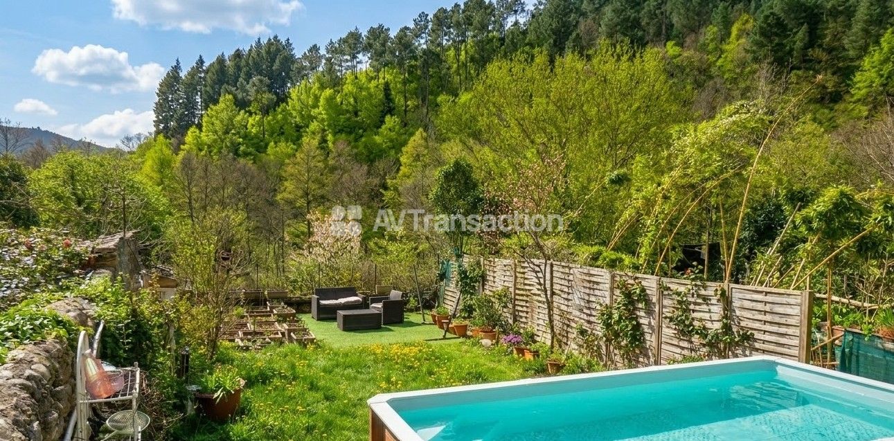 Maison familiale et jardin