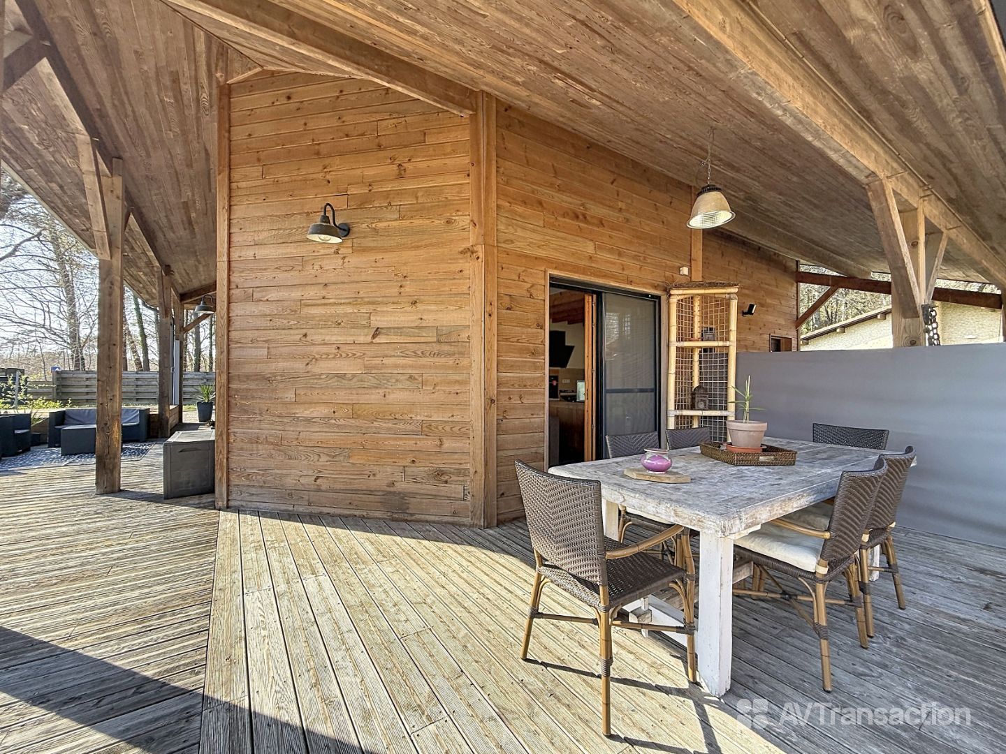 Maison ossature bois au cœur des pins – entre lac et océan