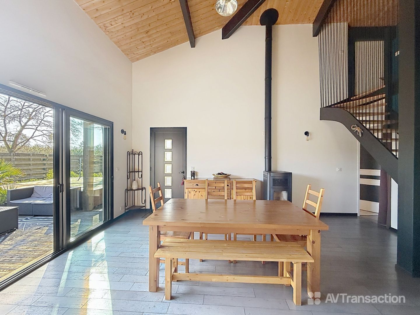 Maison ossature bois au cœur des pins – entre lac et océan