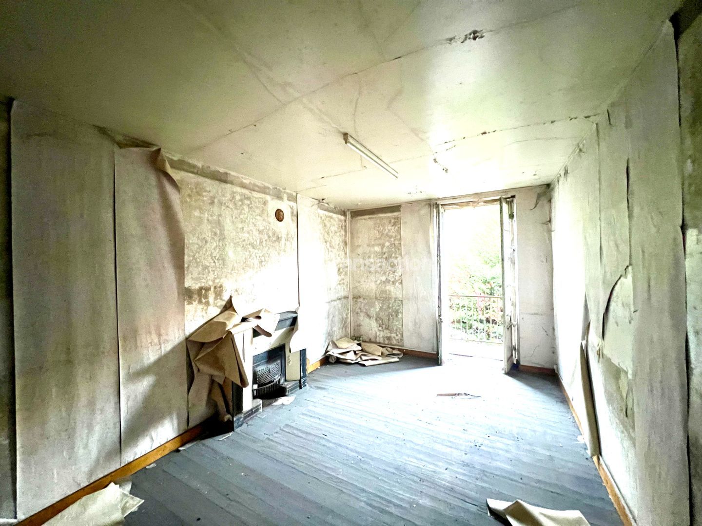 Immeuble à rénover à vendre  - 360m2 - Tenay (01230)