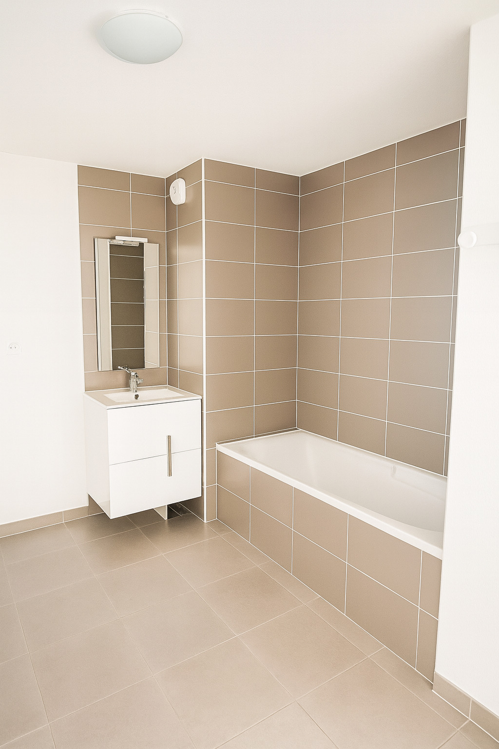 Appartement T3 avec terrasse et parking – Pérols Centre