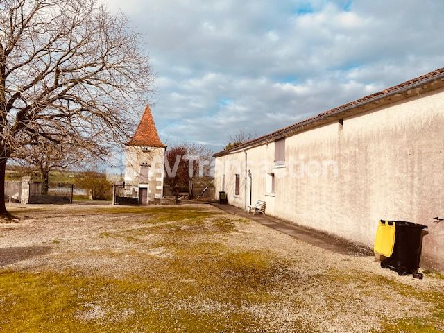 Maison à vendre  - 6 pièce(s) - 140m2 - Saint Leger (16250)