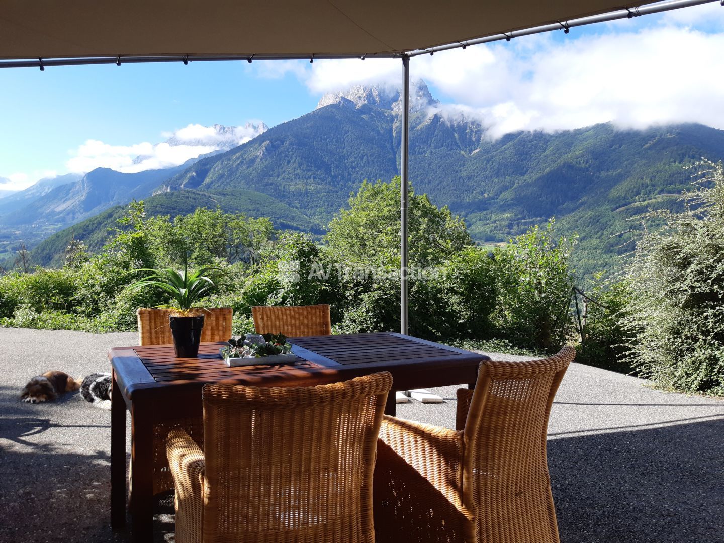 Aspres-les-Corps : Maison individuelle avec vue panoramique