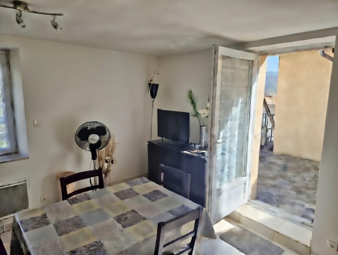 Duplex rénové à neuf et immeuble à rénover