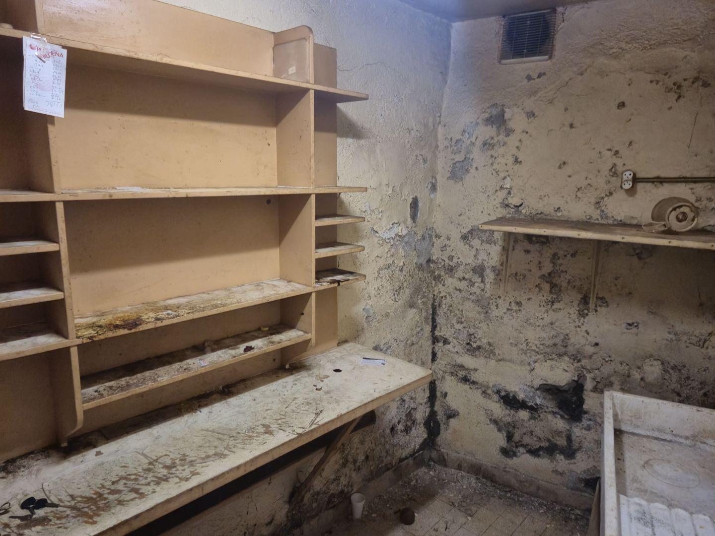 Immeuble à vendre  - 10 pièce(s) - 127.6m2 - Decazeville (12300)