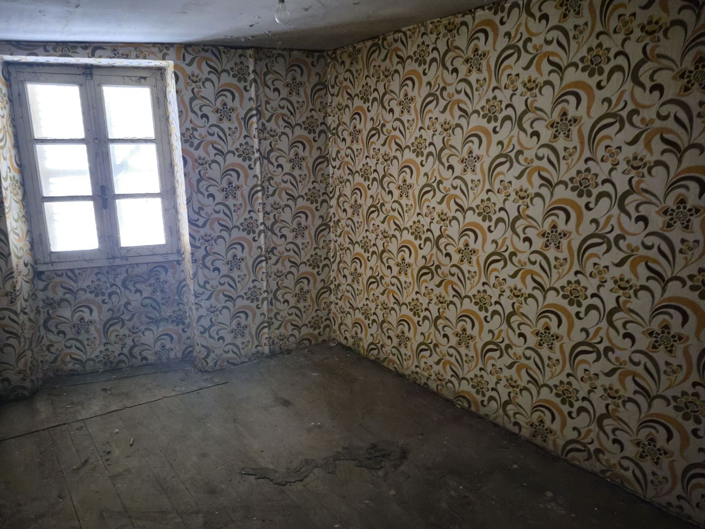 Immeuble à vendre  - 10 pièce(s) - 127.6m2 - Decazeville (12300)