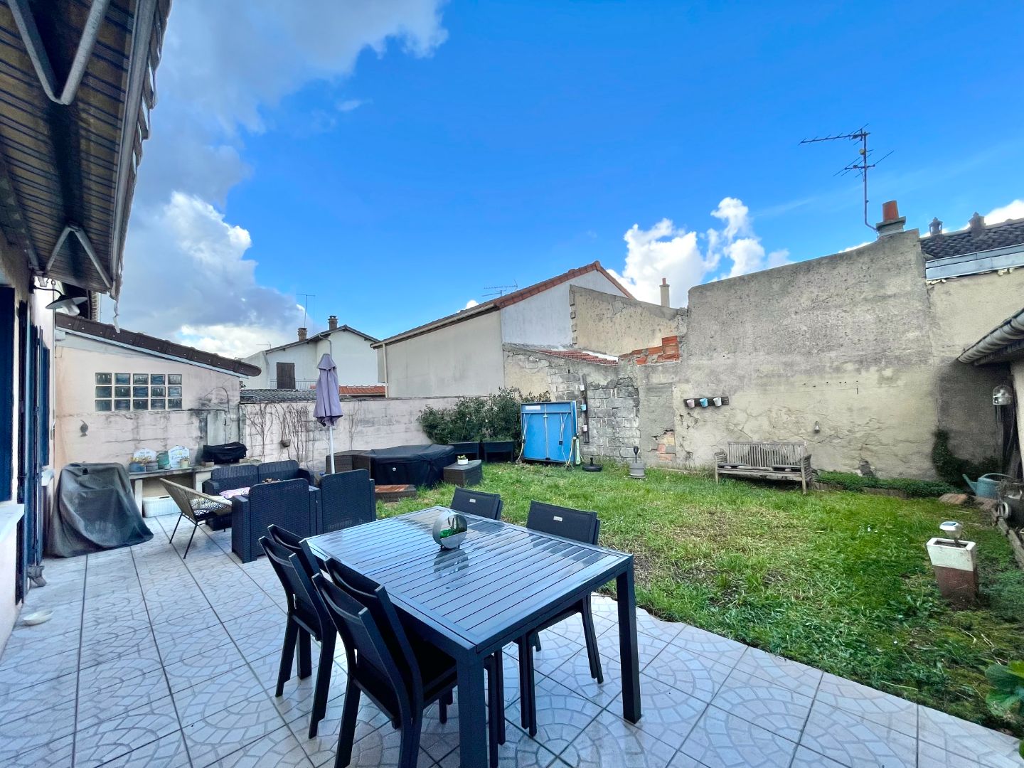 Maison à vendre  - 5 pièce(s) - 218m2 - Drancy (93700)