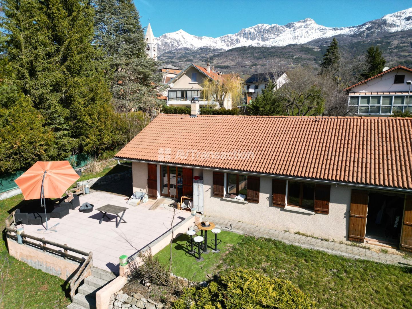 Maison sur 1000 m² de terrain clos – Proche centre et Lac