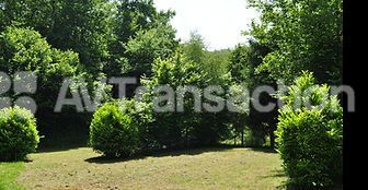 Cantal : Camping de charme ** au bord d'un lac – 30 emplacements
