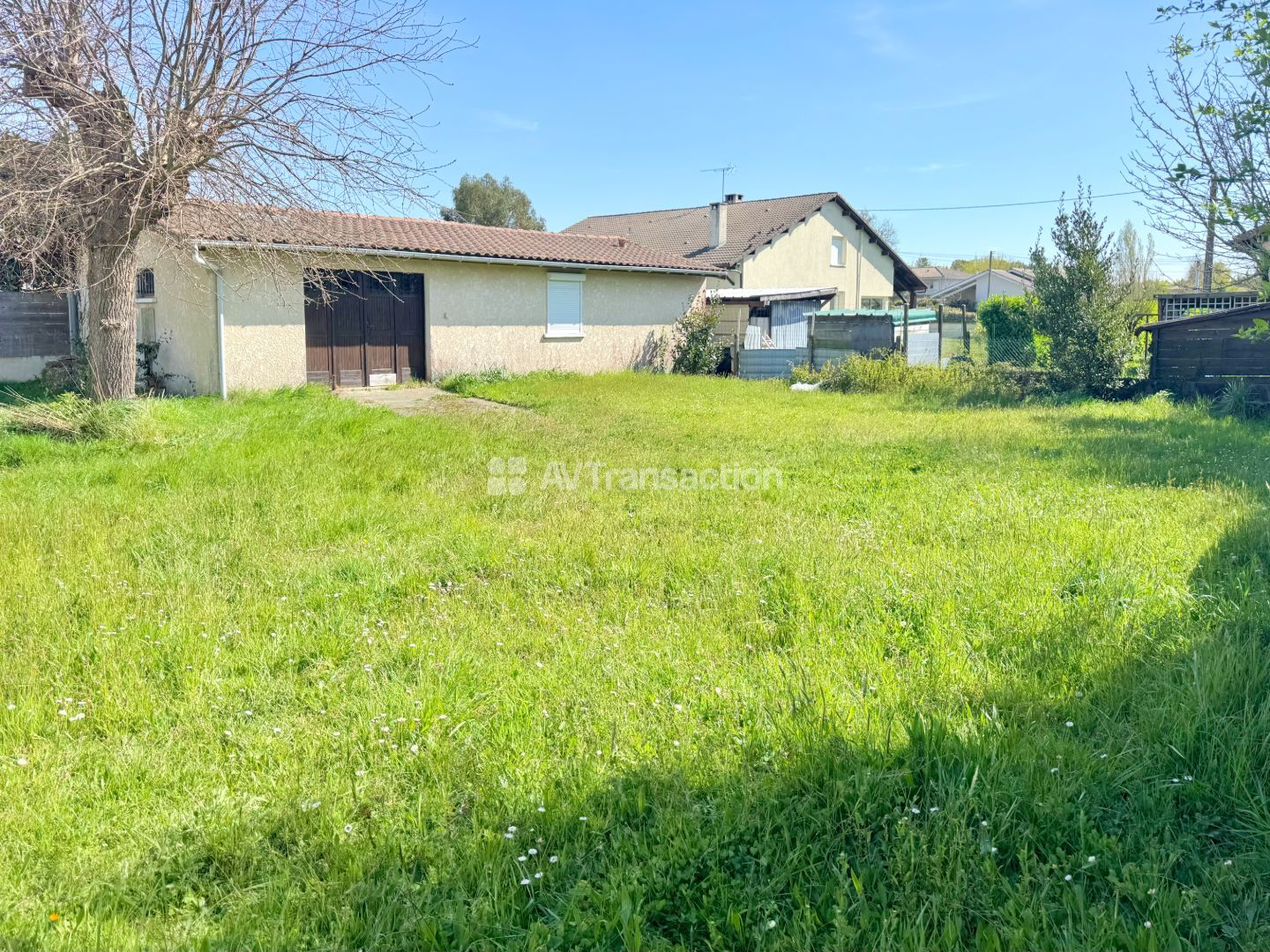 Maison plain pieds + dépendance 1000m2